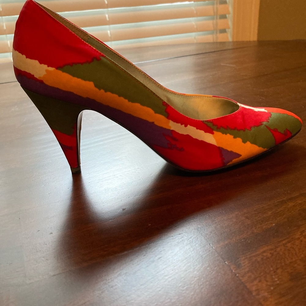 J Renee Couture Vintage Aztec Fabric Shoes